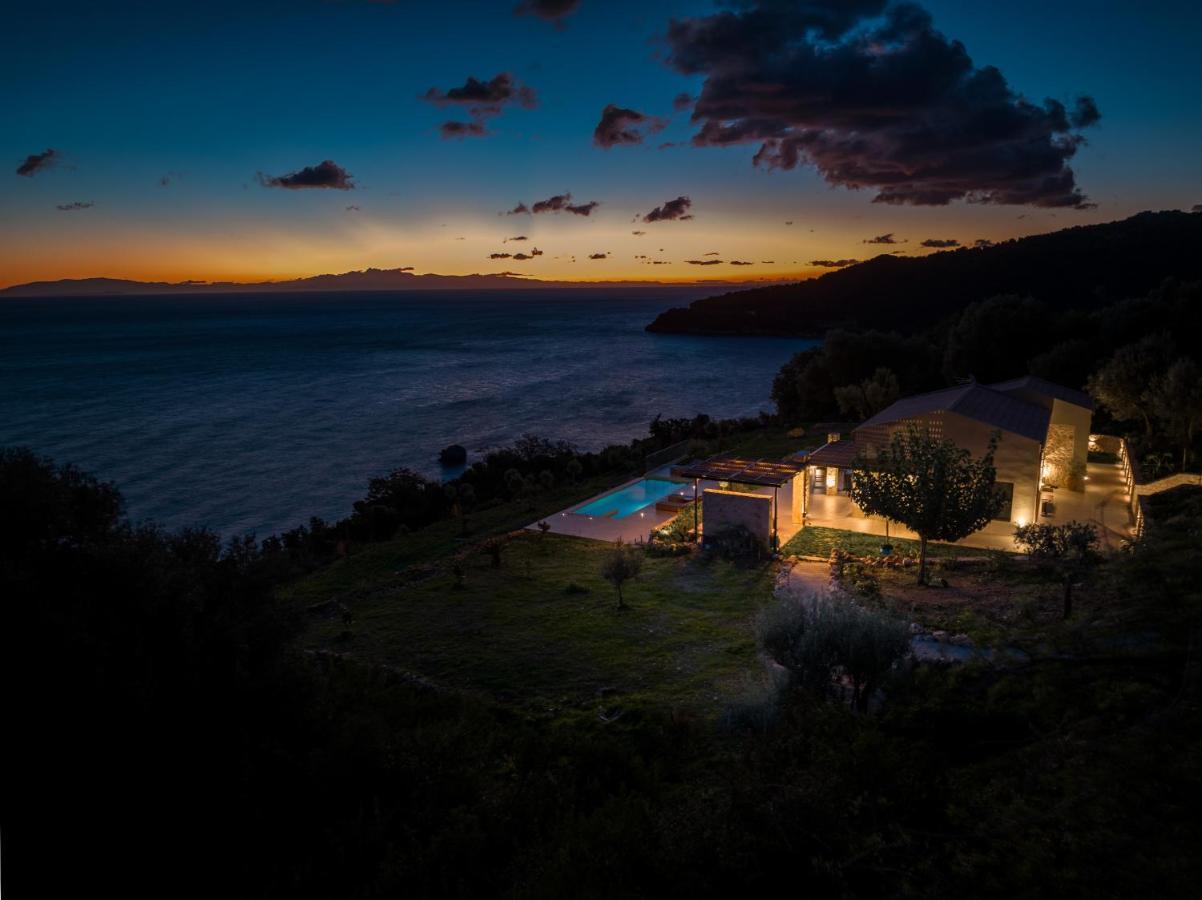 Ktima Agrapidos - Grandpa Villa Poros  Exteriör bild